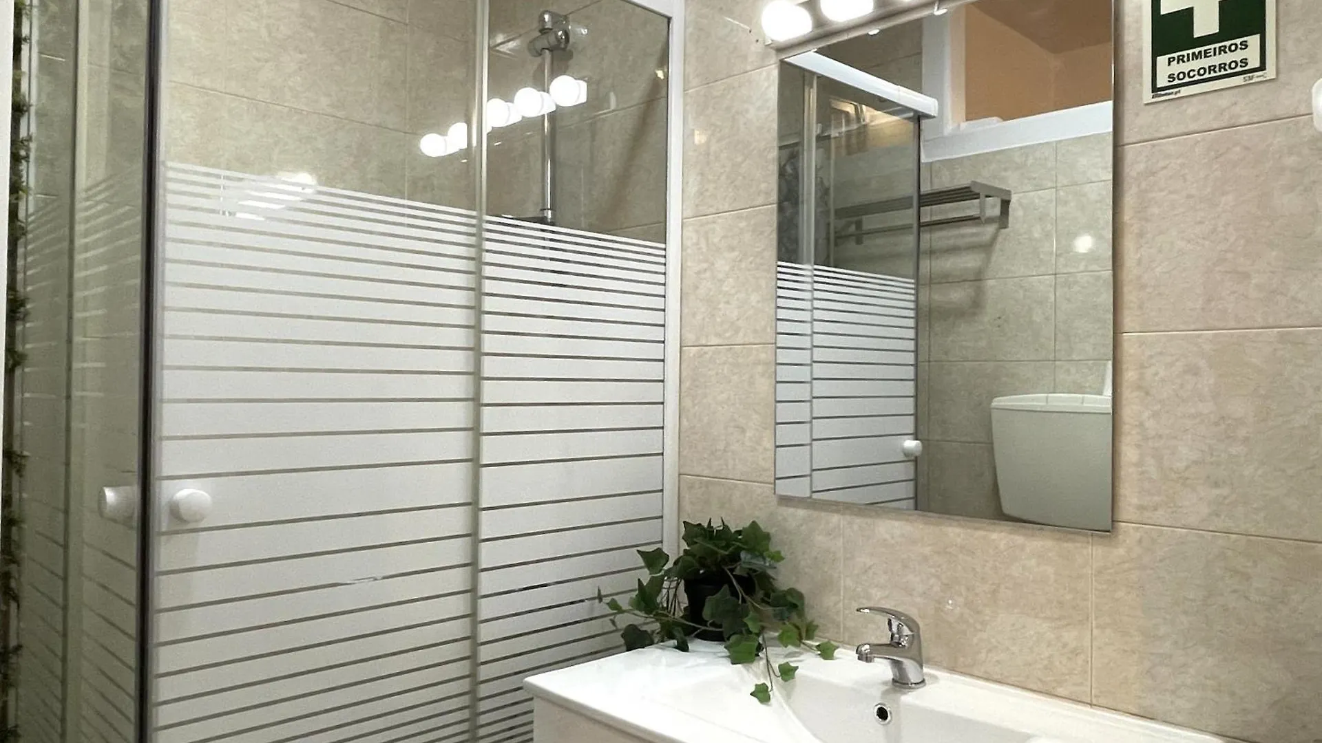 Апартаменты Mc Warm Romantic Home 3Br2Ba @ Trendy Principe Real Лиссабон